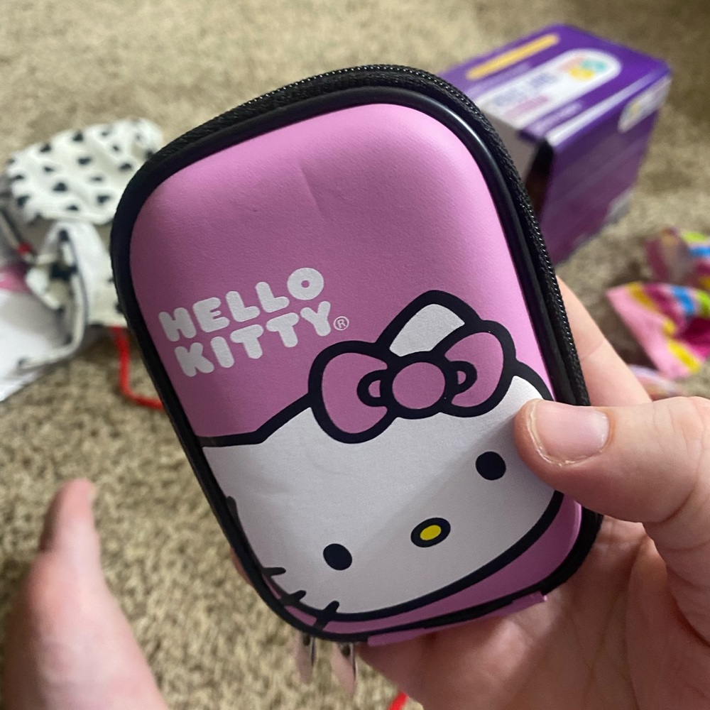 Hello Kitty Bundle! - Picture 2 of 3
